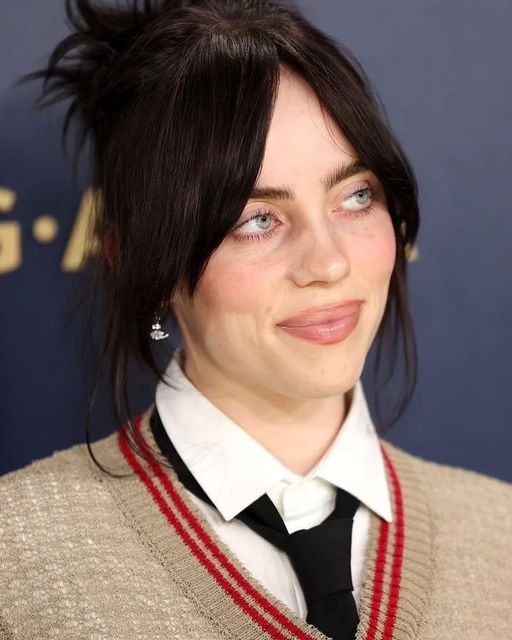 Billie Eilish Aborda Privacidade em Entrevista: “Gostaria que Ninguém Soubesse Sobre Minha Sexualidade”