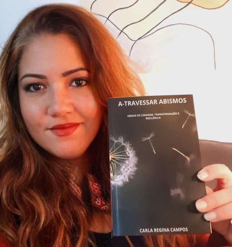 A-Travessar Abismos”, o mais novo livro de poesias da escritora e psicanalista Carla Regina Campos.