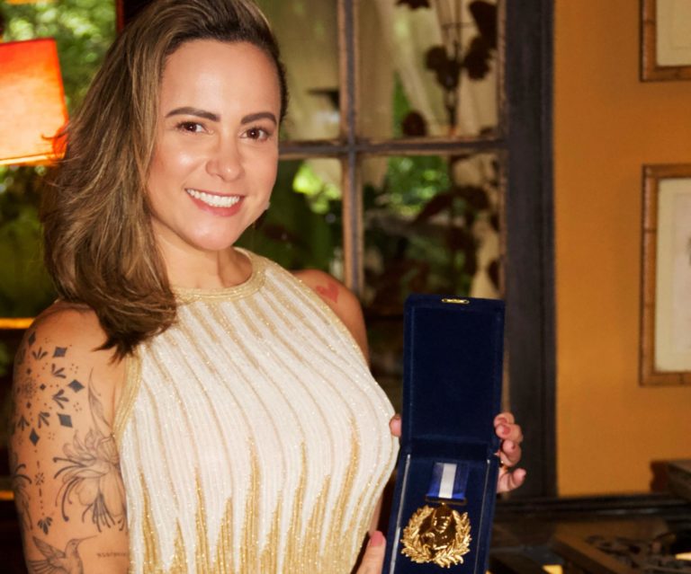 Doutora Carina Alves recebe ‘Medalha Chiquinha Gonzaga’ da Câmara do Rio