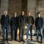 Sob a Lona da Memória: Teenage Fanclub Reencontra o Brasil em Noite de Indie e Afeto