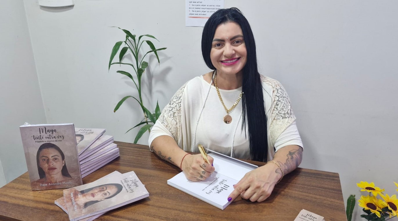 Prem Ananda Maya apresenta um guia para reencontrar o sentido da vida em seu mais novo lançamento