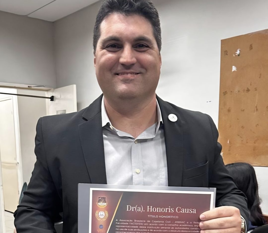 Título Doutor Honoris Causa Dr. Rodrigo Lopes