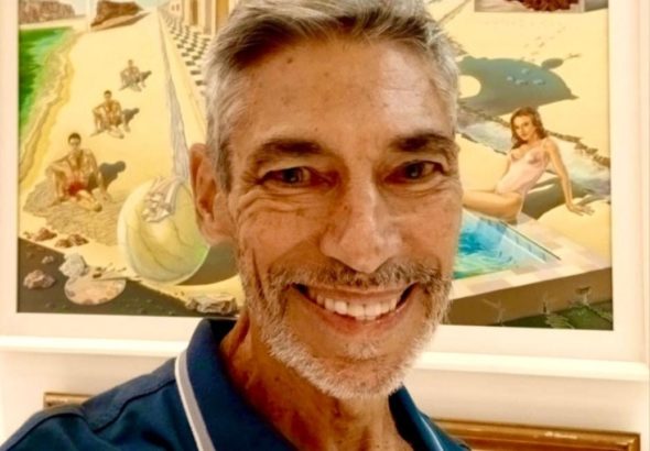 A imaginação sem limites do artista plástico Hilton Daky  encanta público e ganha destaque em Salão de Artes Plásticas.                     