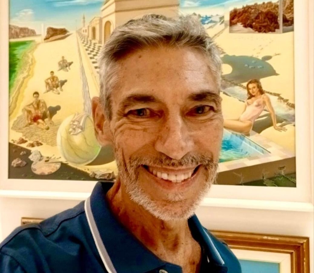 A imaginação sem limites do artista plástico Hilton Daky  encanta público e ganha destaque em Salão de Artes Plásticas.                     